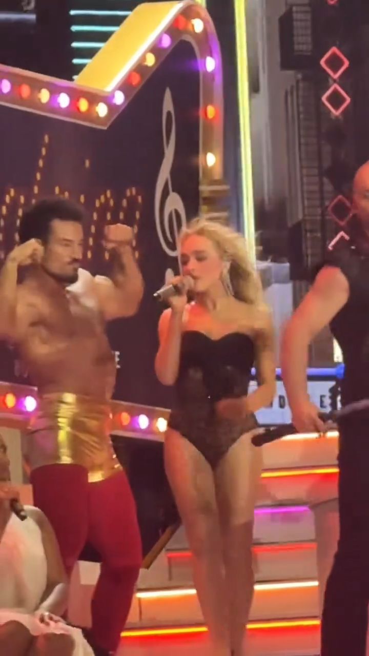 Sabrina Carpenter podczas występu na Coachelli