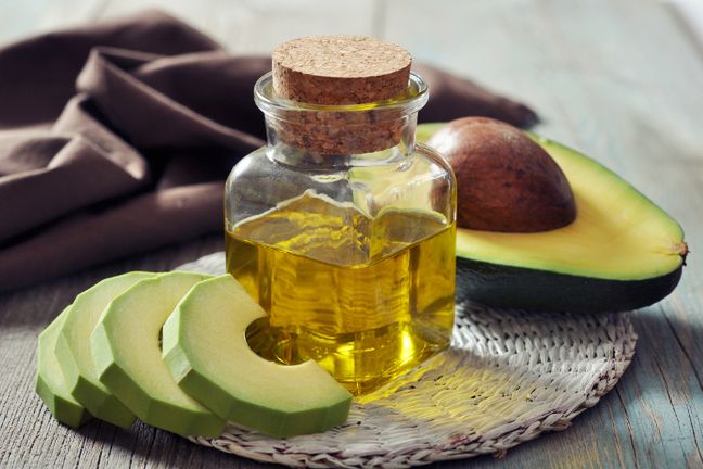 Olej z awokado jest źródłem nienasyconych kwasów tłuszczowych, które chronią serce i ułatwiają odchudzanie
