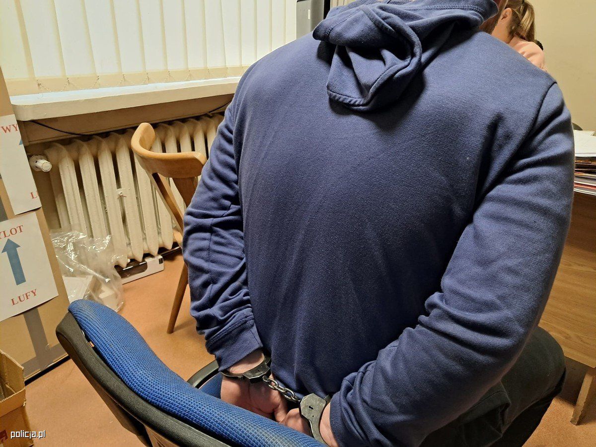 37-latek zaatakował przechodniów i ratownika medycznego-został zatrzymany.