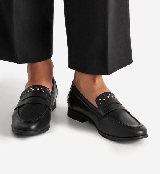 Modne loafersy dostępne w sklepie CCC
