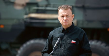Doniesienia o lotnych brygadach. Szykują się na powitanie Błaszczaka