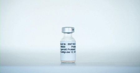 Eksperymentalna szczepionka w zapobieganiu koronawiusa skuteczna w 90 proc.