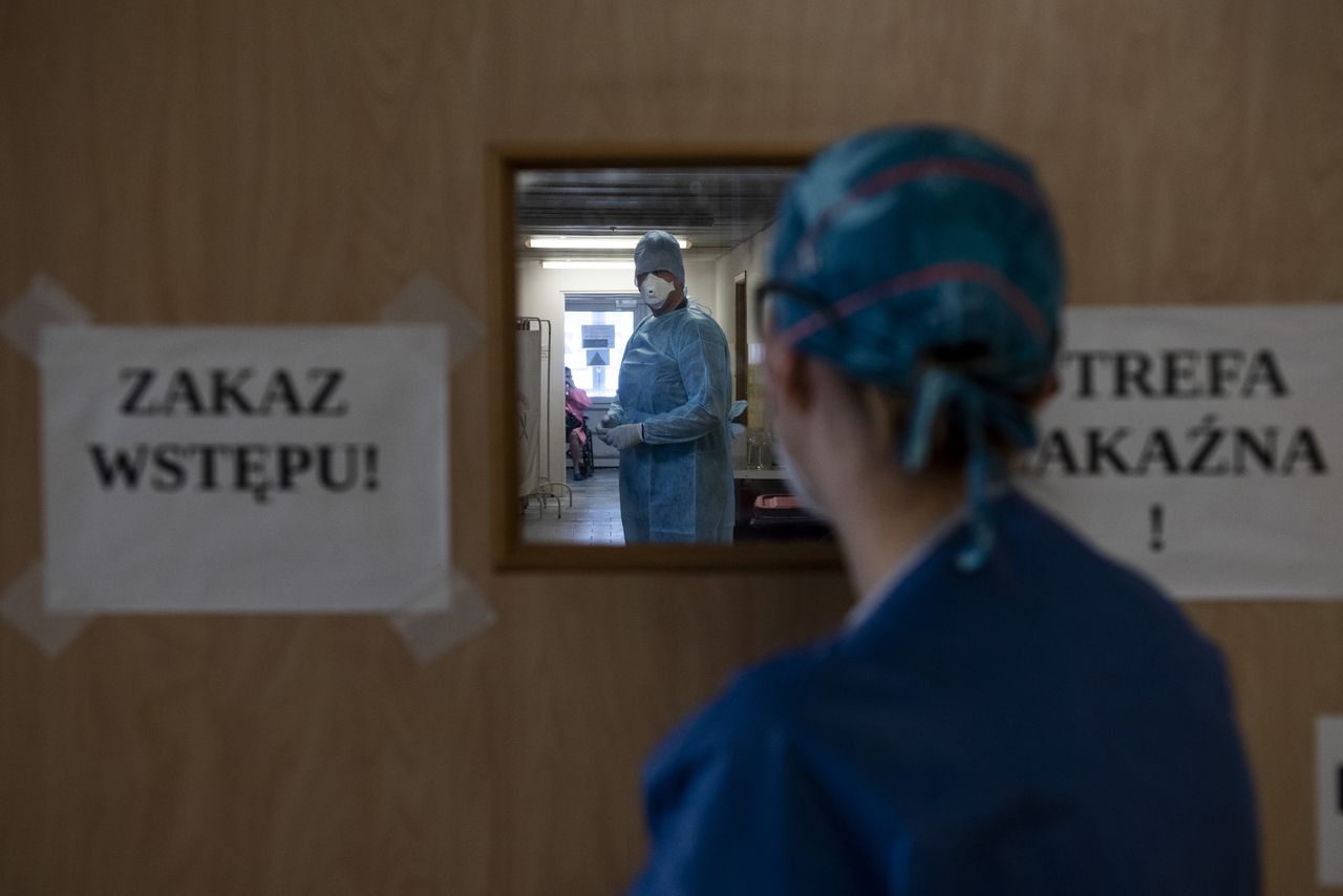 Koronawirus w Polsce i na świecie. Warszawa: więzień uciekł ze szpitala. Był diagnozowany (relacja - 3 czerwca)