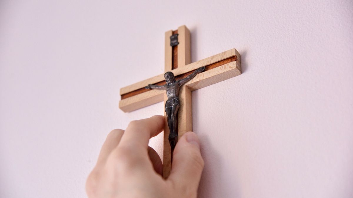 Stock Bart?omiej Magierowski
Fot. Bartlomiej Magierowski/East News. Wroclaw 18.12.2023. Nowy rzad planuje zmiany w lekcjach religii. Zdjecie ilustracyjne. N/z: krzyz na scianie.
Bartlomiej Magierowski