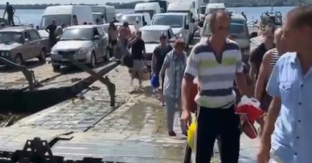 Tak Rosjanie przedostali się na drugą stronę rzeki. Zdumiewające wideo
