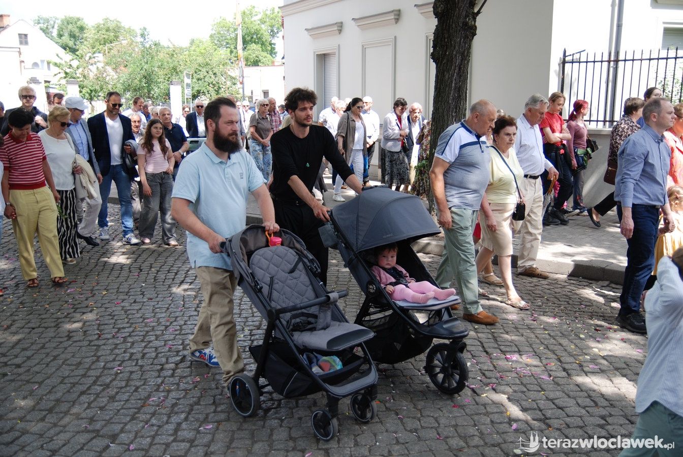 Miejska procesja Bożego Ciała przeszła ulicami Włocławka