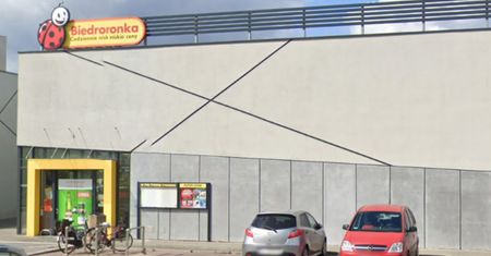 Czy 2 maja Biedronka jest czynna? Musisz wiedzieć przed zakupami