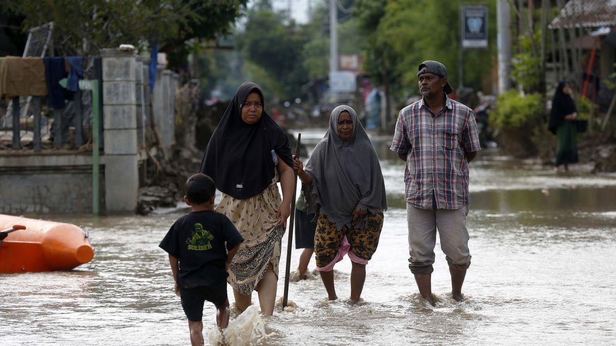 Dramatyczne powodzie na Sumatrze i w Indonezji