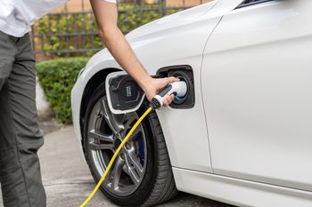 Krzyżówka dla fanów motoryzacji. Co wiesz o samochodach elektrycznych?