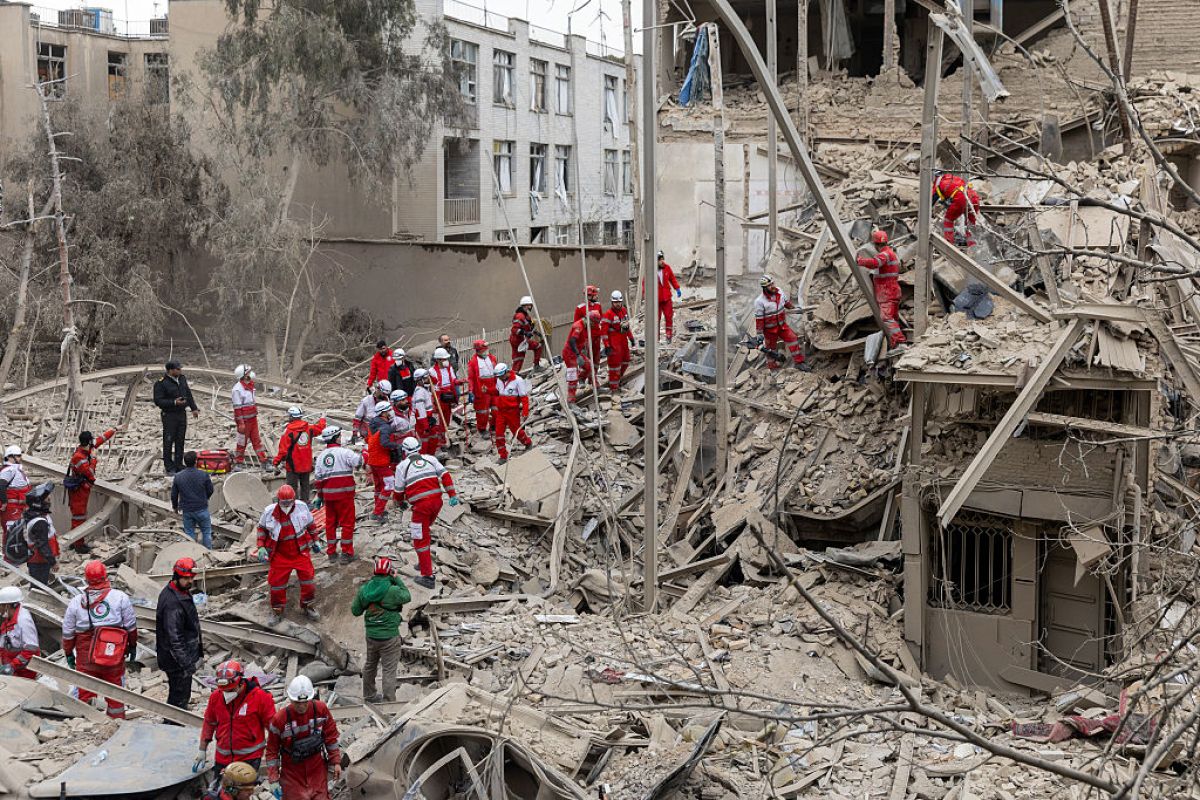 Szef MSZ Iranu ostrzega przed eskalacją wojny. "Znacznie większe ataki"