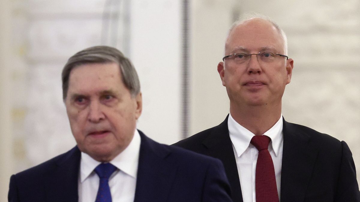 UAE President Sheikh Mohammed bin Zayed Al Nahyan visits Moscow
epa12690264 Russian foreign policy presidential aide Yuri Ushakov (L) and Russian top economic negotiator Kirill Dmitriev (R) attend Russian President Vladimir Putin and UAE President Sheikh Mohammed bin Zayed Al Nahyan meeting at the Kremlin in Moscow, Russia, 29 January 2026.  EPA/MAXIM SHIPENKOV / POOL 
Dostawca: PAP/EPA.
MAXIM SHIPENKOV / POOL
diplomacy, meeting, leaders, putin, Kremlin