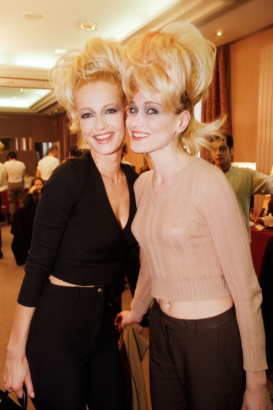 Karen Mulder i Carla Bruni, 1996