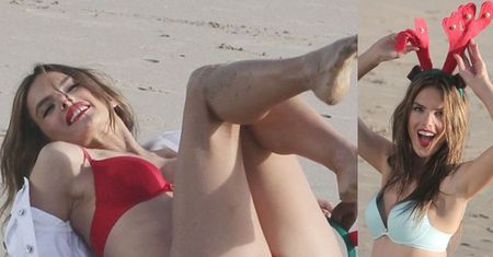 NATURALNA Ambrosio wije się na plaży (ZDJĘCIA)