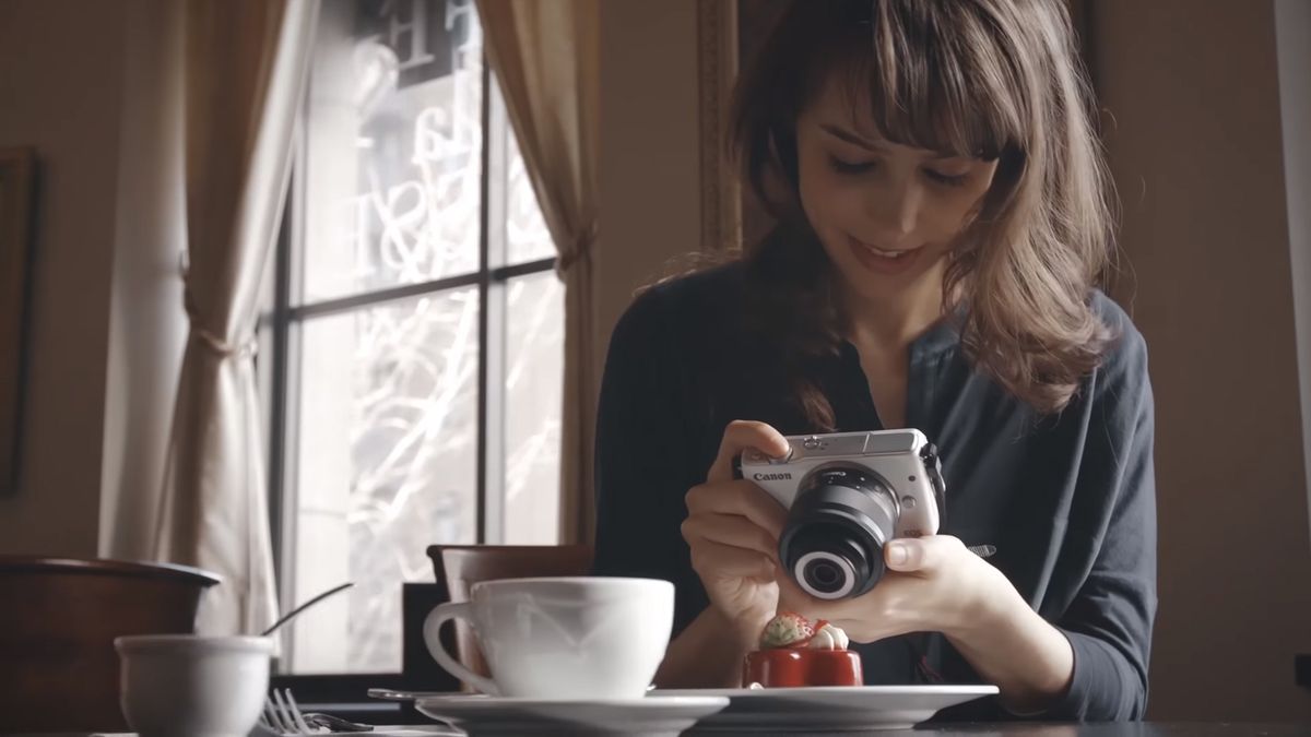 Canon EF-M 28mm f/3.5 IS STM Macro będzie wyposażony we wbudowany ring flash 1