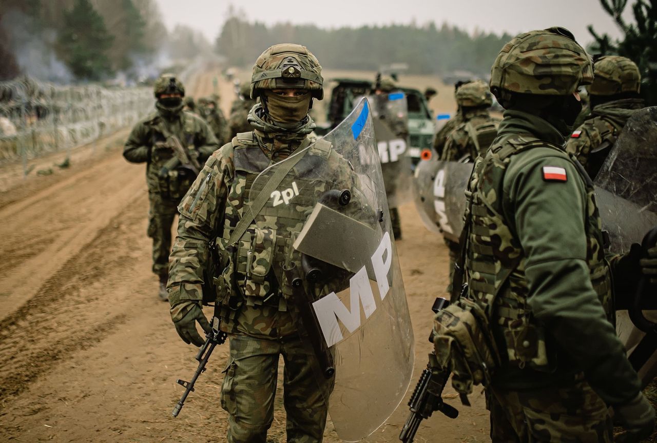 Press Club Polska: "osoby w mundurach Wojska Polskiego" zaatakowały fotoreporterów 