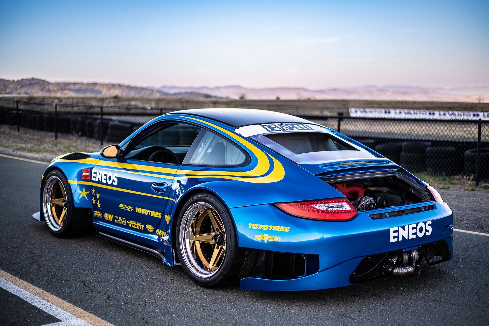 Porsche 911 GT3 z silnikiem z Imprezy STI