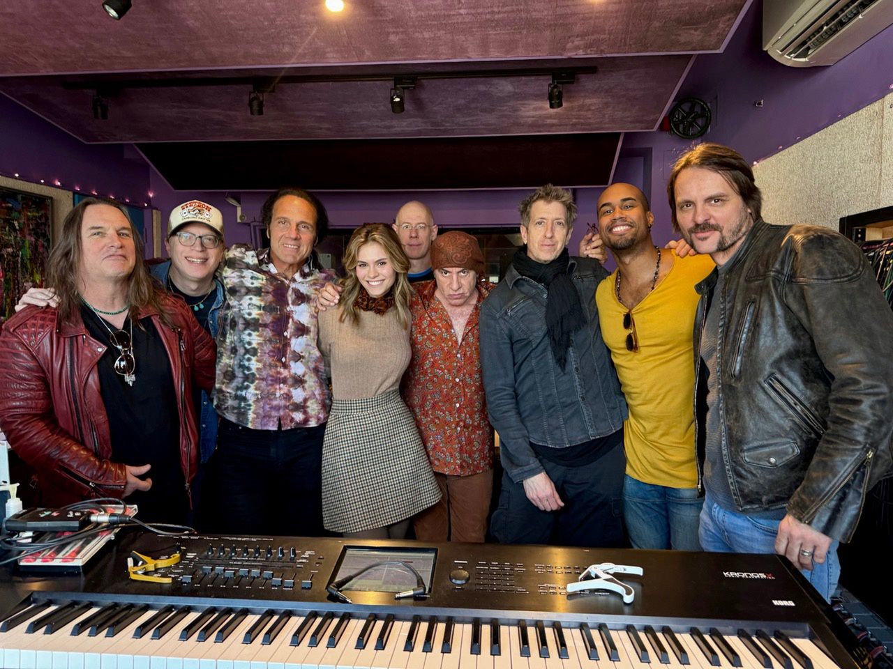 Młoda gniewna & rocknrollowa - poznańska artystka Lou Lou Safran, wchodzi na Amerykańską scenę rockową.