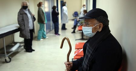 Zapisy na szczepienia COVID-19. Od piątku rejestracja dla osób 70+