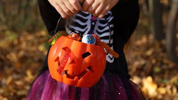 "Powiedział, że pójdzie do piekła". Tak sąsiad potraktował 6-latkę w Halloween