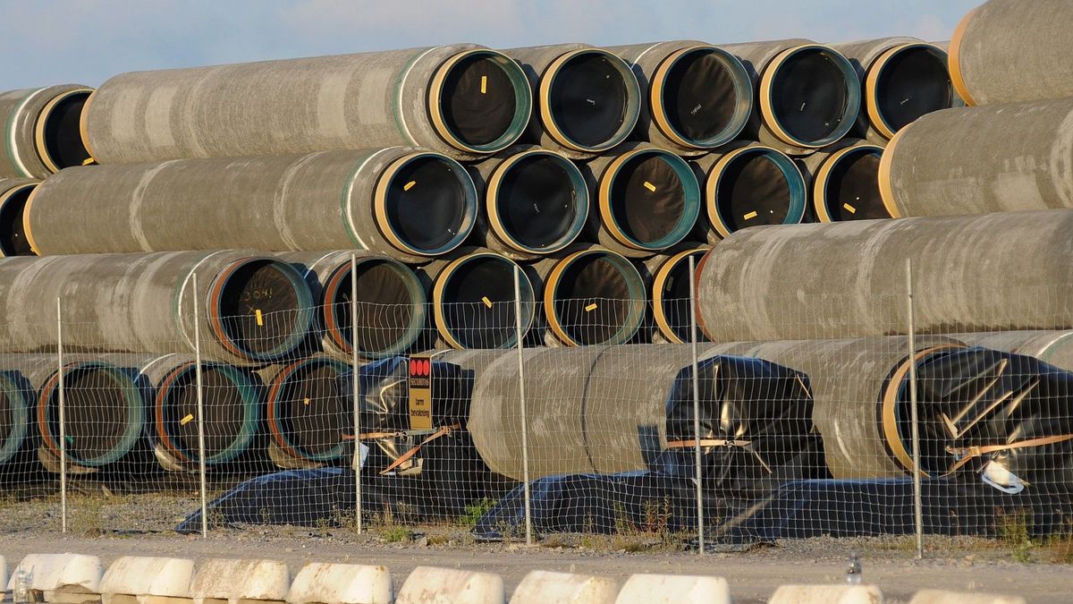 Komisja Europejska unika odpowiedzi na pytanie o objęcie Nord Stream 2 dyrektywą gazową.