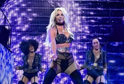 Britney Spears zaliczyła wpadkę na koncercie. Przez 2 minuty występowała z półnagim biustem