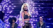 Britney Spears zaliczyła wpadkę na koncercie. Przez 2 minuty występowała z półnagim biustem