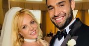 Pierwsze zdjęcia ze ślubu Britney Spears! Suknia spektakularna, ale to zdjęcie panny młodej z gośćmi robi furorę. Same legendy!