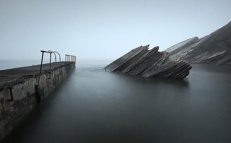 Jego przygoda z fotografią zaczęła się już w dzieciństwie, jednak szybko stała się największą pasją Pawła. Północne wybrzeże Irlandii jest dla fotografa wielką inspiracją i pozwoliło mu zbudować szerokie portfolio. Paweł nadal chce odkrywać je na nowo.