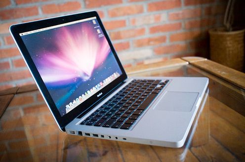 2kg gorącej szarlotki na wynos, czyli przesiadka na MacBooka Alu