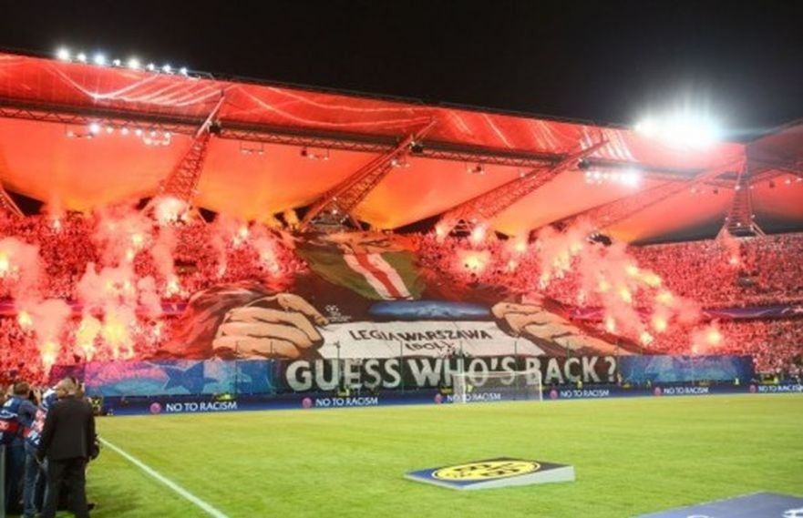 Opluli Kurskiego na stadionie Legii. "Machał flagą Lechii Gdańsk"