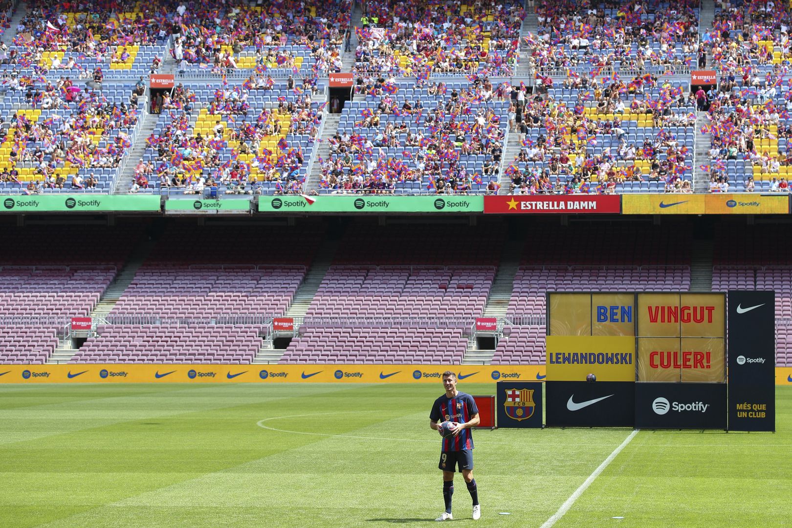 Lewandowski na Camp Nou w Barcelonie. Tak napisała mu Iga Świątek