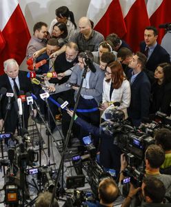 Atak na wolność słowa? Miażdżąca ocena PiS w najnowszym sondażu