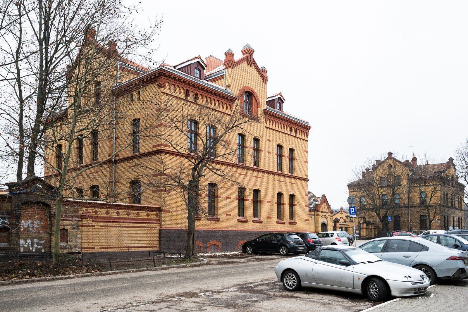 Zakończyła się renowacja pierwszego z trzech zabytkowych budynków Starej Rzeźni, należących do firmy Vastint. Obiekt został gruntownie odrestaurowany i przekształcony w budynek biurowy. 