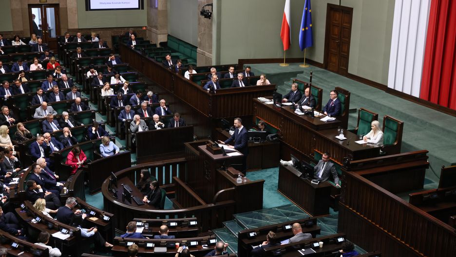 pos�owie
Warszawa, 22.05.2024. Pos�owie na sali obrad Sejmu, 22 bm. s�uchaj� informacji szefa MON W�adys�awa Kosiniaka-Kamysza w sprawie stanu bezpiecze�stwa RP.  (ls/ibor) PAP/Leszek Szyma�ski
Leszek Szyma�ski
10, 10., kadencja, kadencji, ministerstwo obrony narodowej, obrad, polityk polityka, posiedzenie, pos�owie, sala, sejm, sejmu, W�adys�aw Kosiniak Kamysz