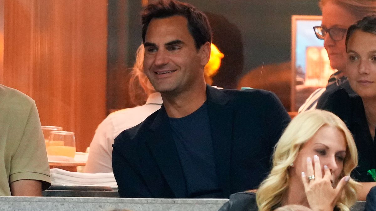 NEW YORK, NEW YORK - SEPTEMBER 03: Roger Federer attends Day 9 of the 2024 US Open Tennis Championships on September 03, 2024 in New York City.  (Photo by Gotham/GC Images)