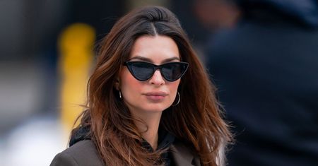 Emily Ratajkowski pozuje nago w ciąży. Modelka niedługo urodzi