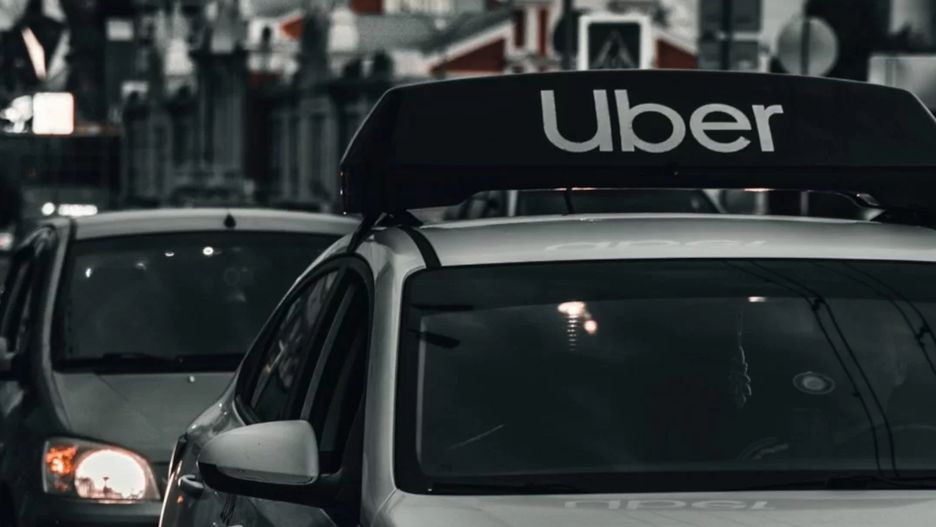 Kierowcy Ubera i Bolta protestują w Poznaniu.