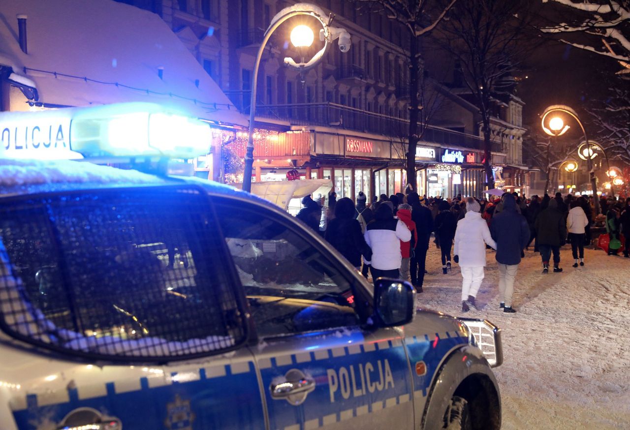 Zakopane. Awantury i bójki. Policja: niemal 140 interwencji. Nagrano incydent