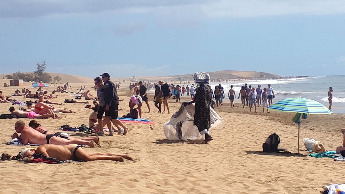 Sprzedawcy nagabują turystów na plażach 