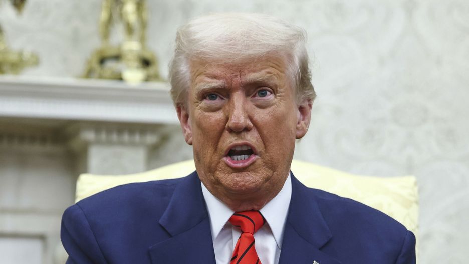 Donald Trump spotka? si? z szefem NATO Markiem Rutte
President Donald Trump talks as he meets NATO Secretary General Mark Rutte in the Oval Office at the White House in Washington, Thursday, March 13, 2025. (Pool via AP)