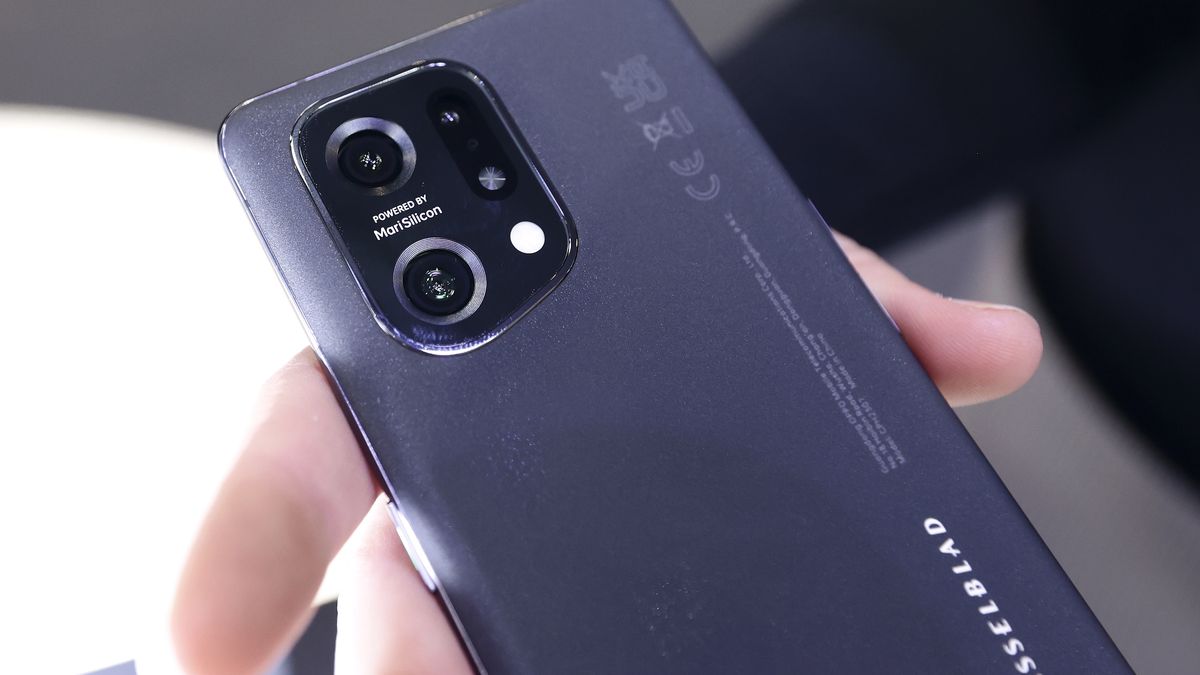 Detail of the Hasselblad camera on the new OPPO Find X5 Series, the latest smartphone presented by the Chinese brand featuring a Hasselblad camera, a MariSilicon X NPU, a ceramic finish, and a IP68 water and dust resistance, being exhibited at Mobile World Congress (MWC) the biggest trade show of the sector focused on mobile devices, 5G, IOT, AI and big data, celebrated in Barcelona, on March 3, 2022 in Barcelona, Spain. (Photo by Joan Cros/NurPhoto via Getty Images)