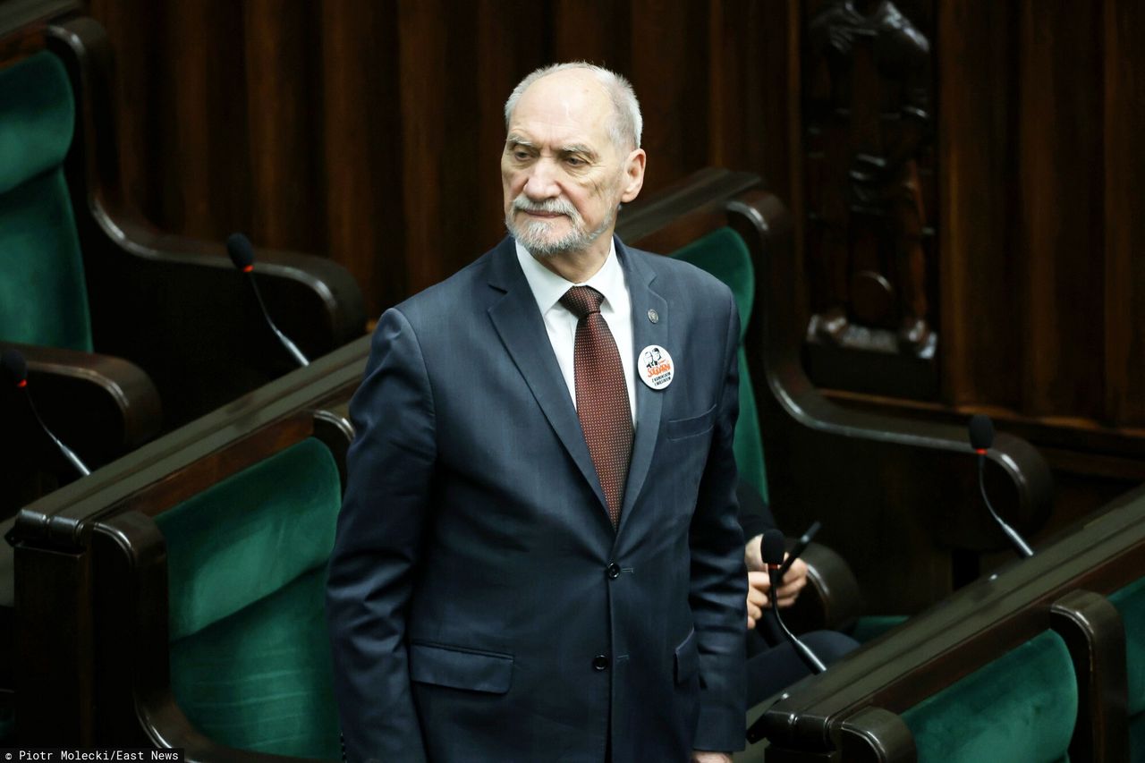 Macierewicz odda ogromną kasę? "Nie wziąłem ani grosza" [RELACJA NA ŻYWO]