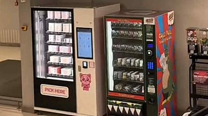 Automat z Labubu w warszawskiej galerii. Czy dojdzie do bitwy o viralowe zabawki?