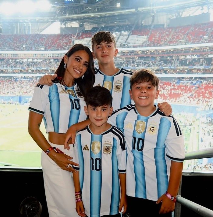 Antonela Roccuzzo z dziećmi