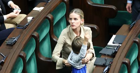Posłanka w Sejmie z dzieckiem. W sieci lawina komentarzy