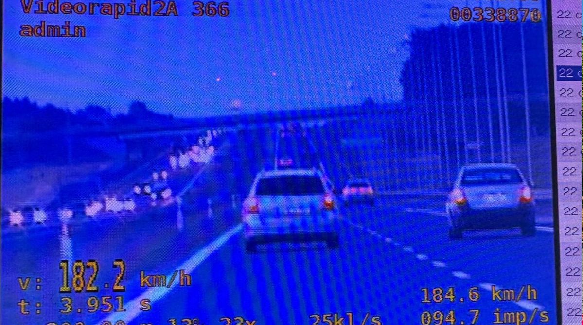Kontrola w Potoku Małym. Pijany pędził ponad 180 km/h z dwójką dzieci