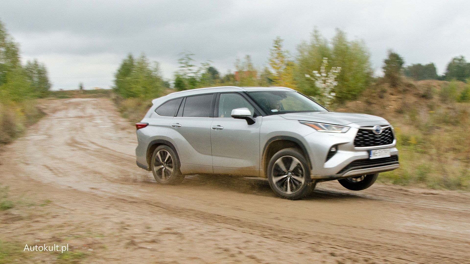 Ford Explorer vs. Toyota Highlander