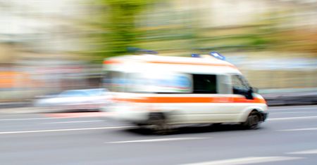 "Krzyczała, szarpała, kopała". 16-latka zaatakowała ratowników