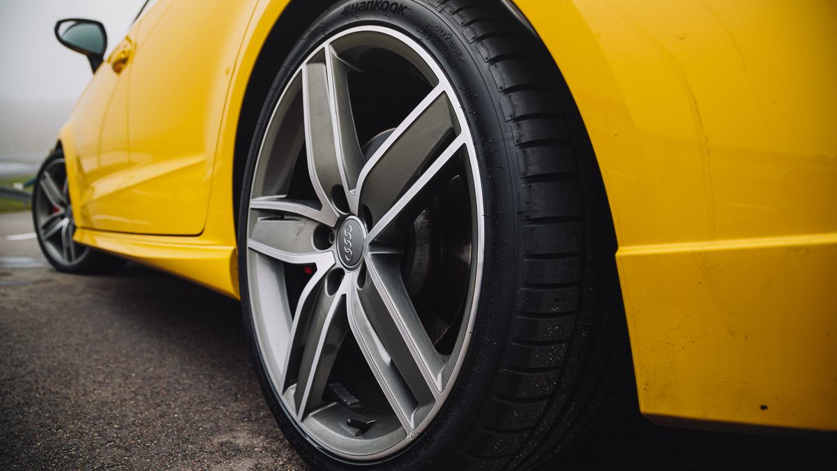 Idzie lato, więc szukamy szerokiej, ładnej opony na duże koło.