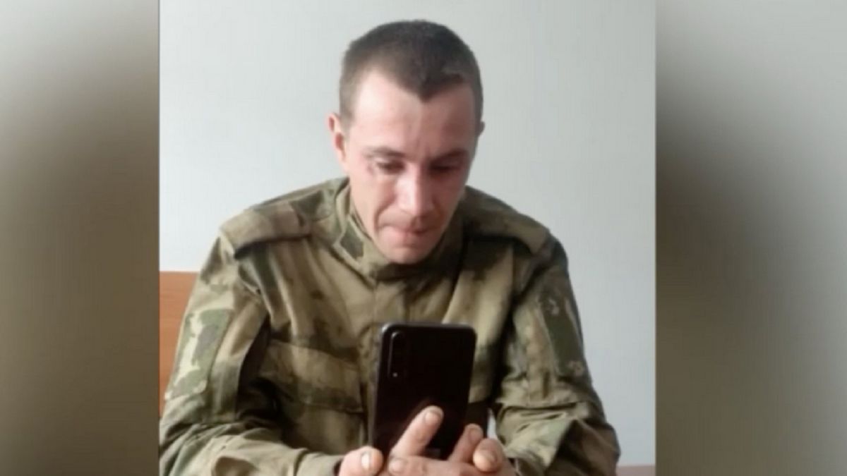 Służba Bezpieczeństwa Ukrainy pokazała rosyjskiego żołnierza, który poddał się 9 maja.